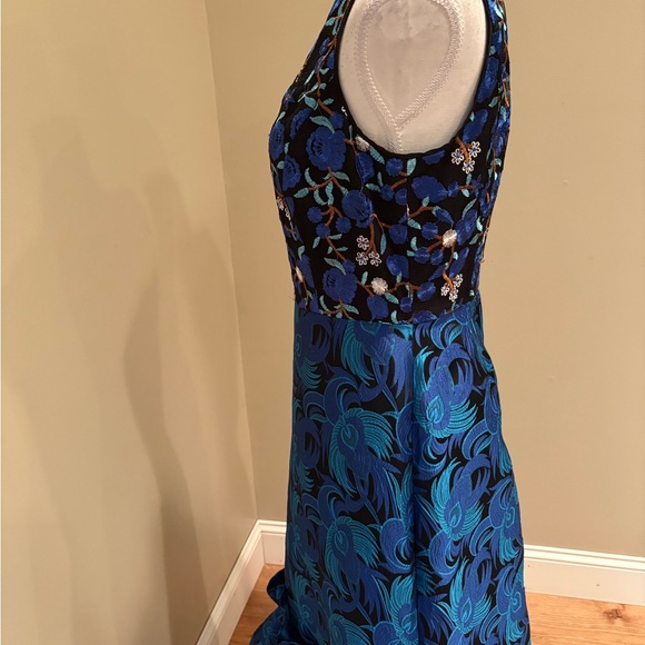 Badgley Mischka Formal Gown Embroidered Maxi Blue Sz 6 Dress Sleeveless - Picture 6 of 9